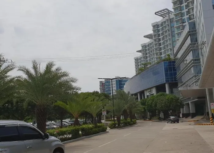 Mactan Newtown With Pool Access *