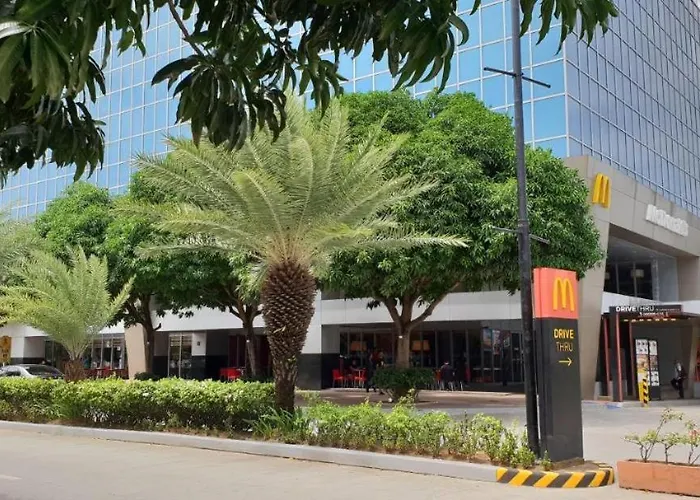 Mactan Newtown With Pool Access * Lapu-Lapu City