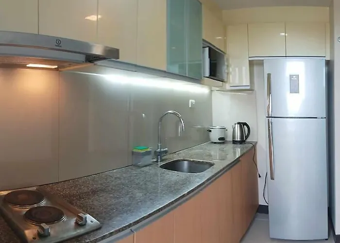 Mactan Newtown With Pool Access Apartment