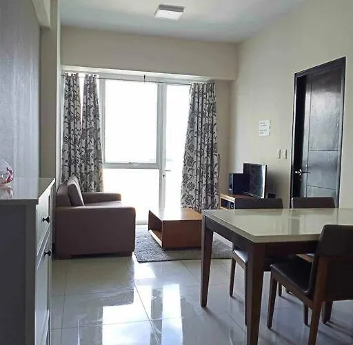 Mactan Newtown With Pool Access Apartment