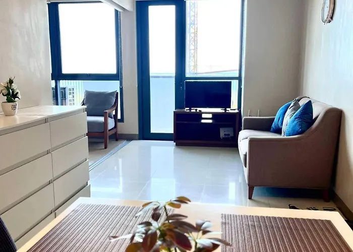Mactan Newtown With Pool Access Apartment