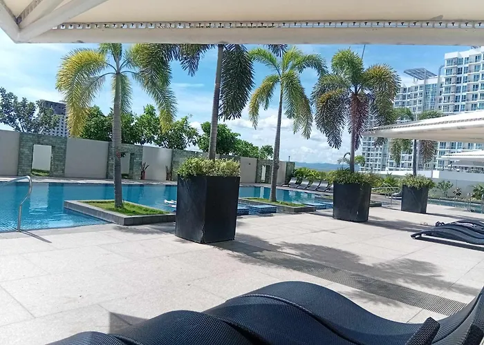 Mactan Newtown With Pool Access